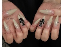 ヌアネイル(NUR NAIL)の雰囲気（クロムパーツネイル）