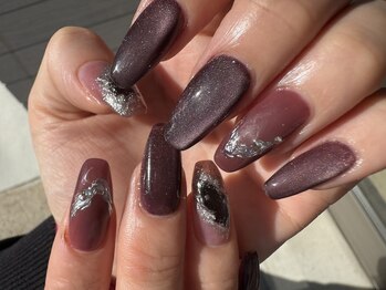 ワイグロウ(yglow.)/マグネット・宝石風ネイル