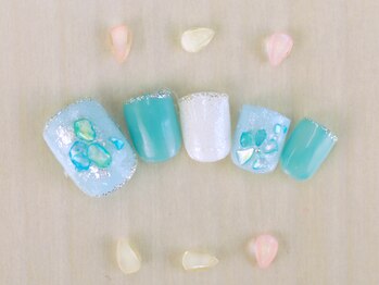 ネイルサロン ハース(Hearth)/華やかなフットジェルネイル☆