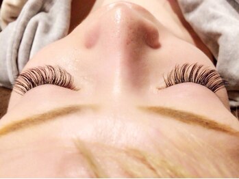 フリルアイビューティ 豊中店(Frill Eye Beauty)/