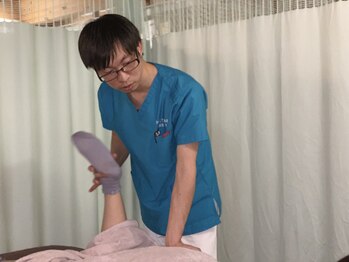 クリニカルオフィスかえで/股関節の調整