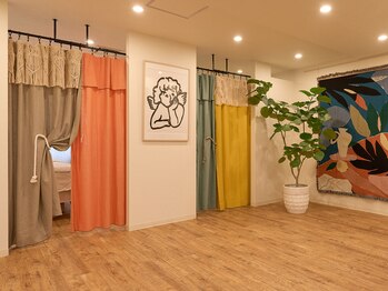 アンバー(Amber)/こだわりぬいた店内