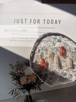 ビューティー ラボ 武庫之荘店(Beauty labo)の写真/【パラジェル導入サロン◎】サンプルから選ぶ120分コースが人気☆ハイセンスデザインを豊富にご用意♪