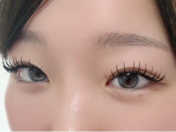 フィズ アイ ビューティ 豊川八幡店(fiz eye beauty)/マツエク｜バインドロック