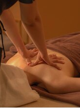 キララ/肩、腰ボディ整体、アロマリンパ