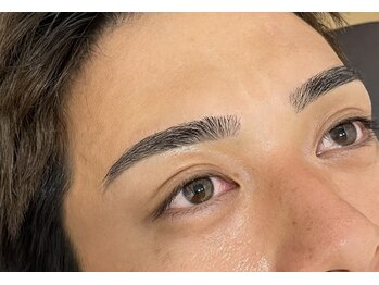 ユウユ(uu)の写真/【お顔の印象が大きく変わる★】理想の目元になるサポートをします♪メンズデザインもおまかせ!