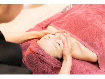 ミーシェ(Me shine)の写真/"眠れる美"を呼び覚ます。自宅ではできない肌の"深層ケア"と"プロによる肌調整"で内側から輝く素肌へ！