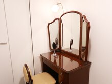 カルム(calme)の雰囲気(ヘアドライヤー、コテ、アイロンなども完備しております)