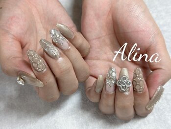 エリナネイルサロン池袋(Alina Nail Salon)の写真/[Instagramで話題]池袋エリアで最新トレンドを発信中◆スピード施術ながらもアートの再現性◎パーツ多数