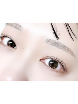 ナチュラル上品な目元にしたい