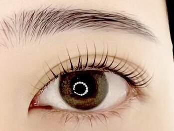 まつげエクステ専門店 ヴィーナスラッシュ 新宿店(Venus Lash)の写真/ナチュラルなのに印象的な目元へ☆一人ひとりの目の形に合わせ、オーダーメイドな愛されeyeをご提案！