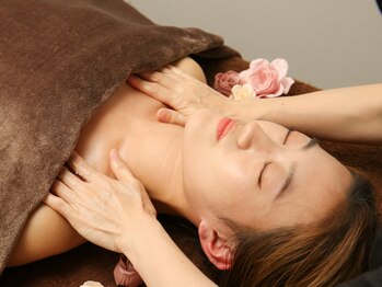 健幸サロン 大足 十日市店/オイルデコルテリンパケア