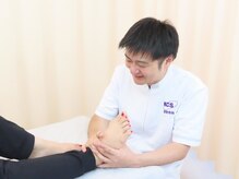ケーシーエスセンター静岡草薙(KCS)の雰囲気（足関節の調整も行えます。土台となる足のケアは重要です！）