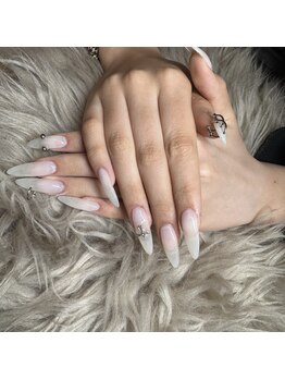 みいこのネイルサロン/ピアスネイル