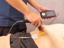 鍼灸マッサージ院 長津田駅前整骨院の雰囲気（ハイボルテージ：電気刺激で痛みを和らげ、再発を防ぎます）