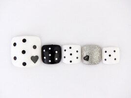ドット柄フットネイル・6600円