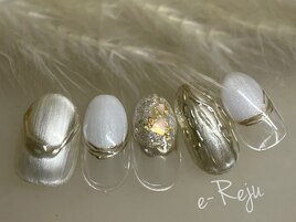 ホワイトニュアンスネイル