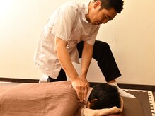 おおば指圧治療院/後頭骨縁から首の指圧→眼精疲労