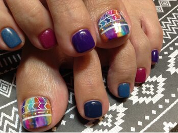 ラウト デコレーションアンドネイルサロン(Lauto Decoration&Nail Salon)/ネイティブ柄フットネイル