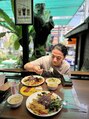 ロークマイ(LokMai)&nbsp;タイの先生に注意されて野菜を沢山食べてるところ