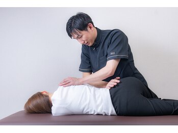 名古屋栄で肩こりと腰痛にリンパマッサージと骨盤矯正で姿勢改善する女性用整体院/骨盤矯正/姿勢矯正/頭痛矯正
