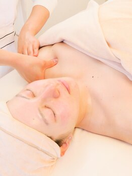 マヴィ(Ma vie)/6『デコルテマッサージ』