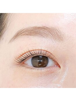 ナチュラル上品な目元にしたい