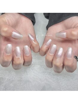 リッシュ トロワ(RICHE trois)/ピンクホワイトパールネイル