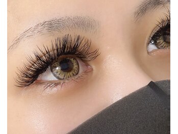 アンムートルーナ(Anmut Luna)/ボリュームとフラットmix