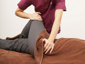 金沢武士団アスリート鍼灸整骨院の写真/【姿勢改善・骨盤矯正】をオーダーメイド整体にて¥2,200で初回施術が行えます！