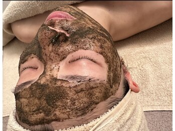 クオーレ 福津(cuore)の写真/話題のハーブピーリングで肌質改善&お肌のトーンアップ♪透明感あふれる輝くお肌へ★