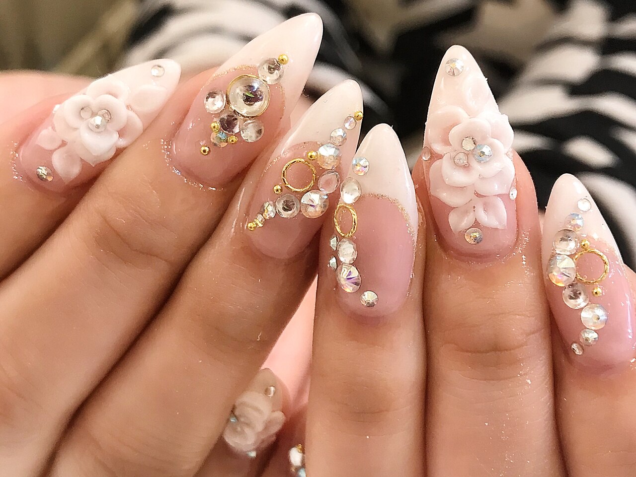 【No.261】キラッキラシリーズ ハート 赤 ピンク ビジュー グラデ No.261】キラッキラシリーズ ハート 赤 ピンク ビジュー グラデ