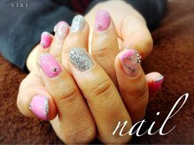 シキ(SIKI)/ピンク×シルバー　春ネイル