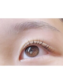 ナチュラル上品な目元にしたい