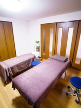 たけうち鍼灸接骨院/施術室は広いので同伴で来院も可