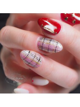 ジュジュ(Juju)/ラメのチェックネイル