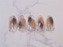 塗りかけラメネイルでオシャレに