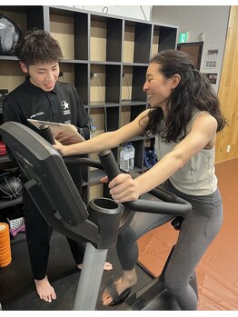 セミパーソナル キックボクシング ターゲット シブヤ(TARGET SHIBUYA)/体験トレーニング風景