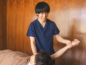 うみそら 千種院/肩ストレッチ/肩こり/首痛/頭痛