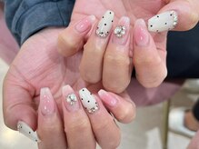 エムウィッシュ アヴァンス メルサ栄店(M.wish Avance)/ドット＆チークネイル