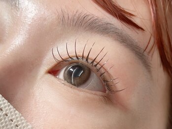 ラ シュシュ(La chou-chou)の写真/《新メニュー★カラーエクステ登場!》グレーやブラウン等、目元をナチュラルに彩りあか抜けた印象に☆