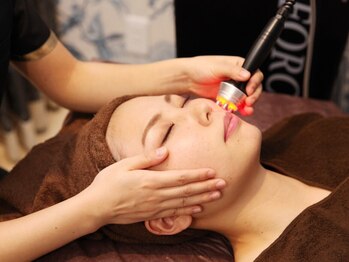 ビアージュ 蕨店(viage)の写真/【蕨駅東口0分】○フォースカッターフェイシャル○小顔・リフトアップケア¥6,980本気の小顔ケアならココ！