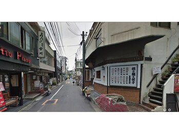 ペルラスパ 六本木店(Perla SPA)/⇒坦々麺屋さんを直進