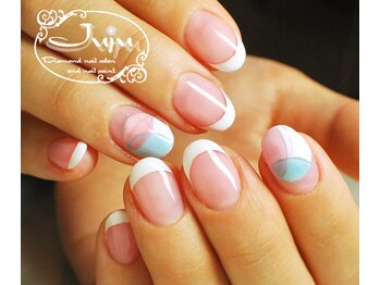 ジュジュ(Juju)/プッチ柄ネイルとフレンチネイル