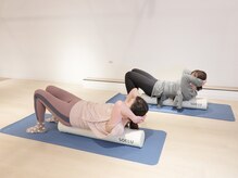 ソエルスタジオ 堺東店/ポールで心地よくストレッチ