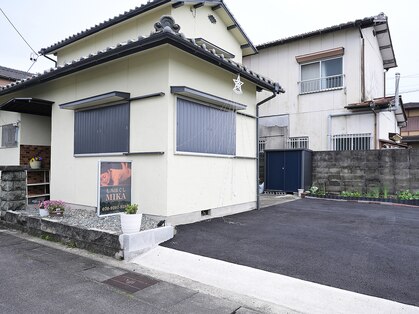 ミカ(MIKA)の写真