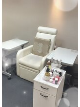 個室料金＋￥１５００でハンドとフットの同時施術が可能！