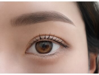 ヘアーアンドアイラッシュ ビス 下曽根店(Bis!)の写真/自まつ毛を活かすパリジェンヌラッシュリフトで、上品かつナチュラルな大人EYEを◎