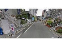 ペルラスパ 六本木店(Perla SPA)/⇒まっすぐ進みます。