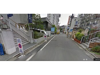 ペルラスパ 六本木店(Perla SPA)/⇒まっすぐ進みます。